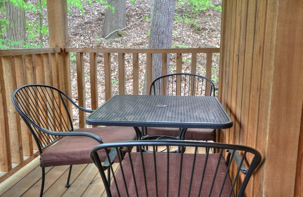 Cabin 5 - 1 Bedroom Cabin Smoky Mountains | Oak Haven Resort & Spa