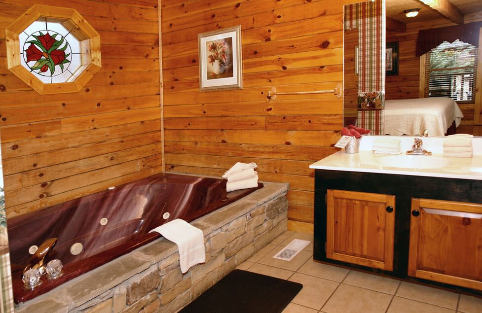 Cabin 22 - 1 Bedroom Cabin Smoky Mountains | Oak Haven Resort & Spa