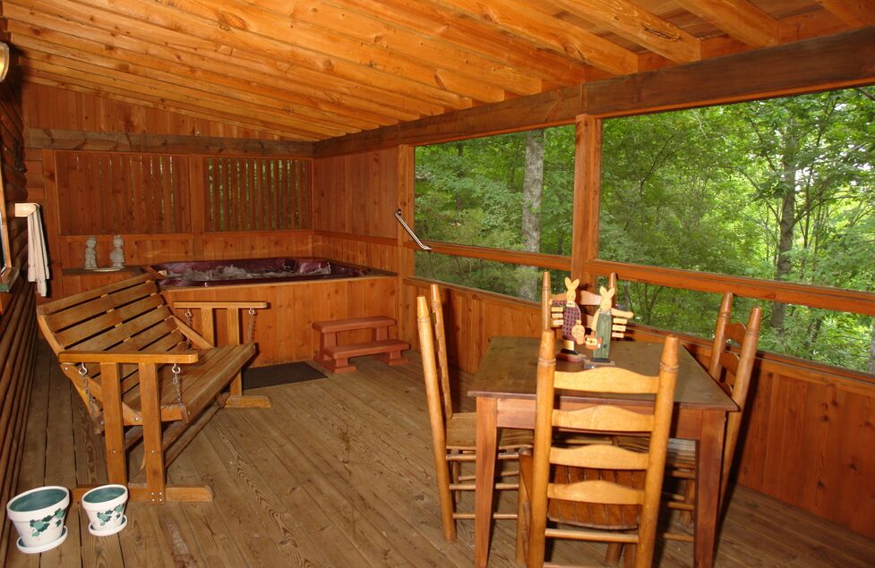 Cabin 22 - 1 Bedroom Cabin Smoky Mountains | Oak Haven Resort & Spa