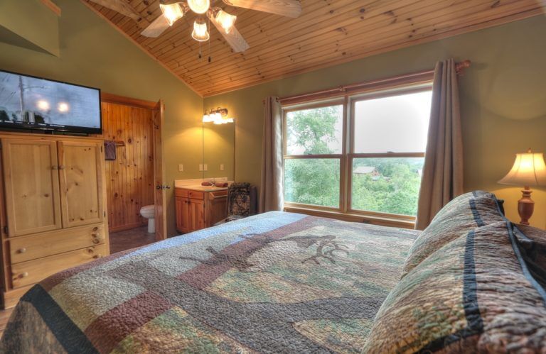 Cabin 108, 7-Bedrooms – Smoky Mountains TN | Oak Haven Resort & Spa